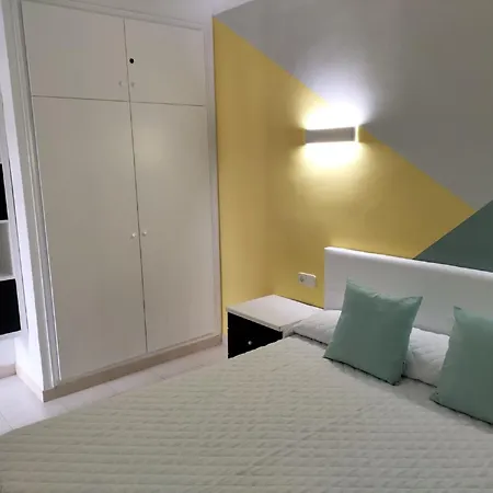 Apartment Cala Montgo -
